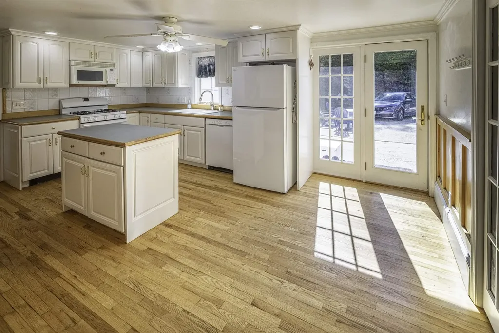 699 Kings Highway Middleton NH 03887