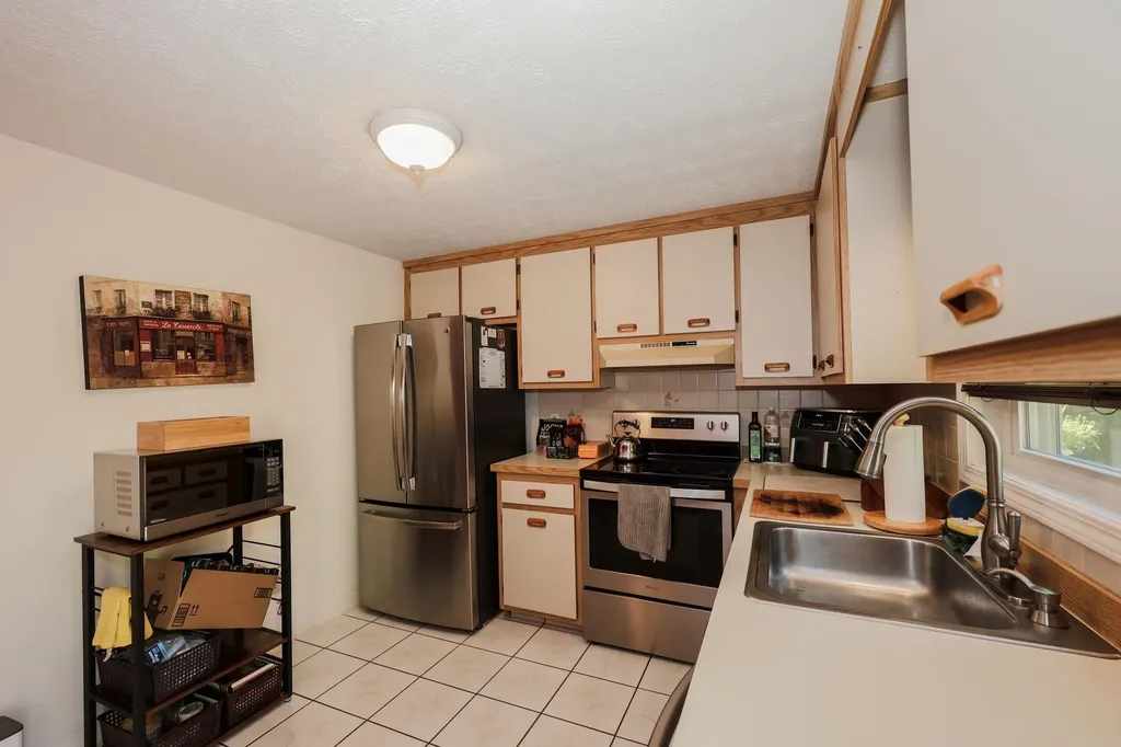 267 Winding Pond Road Londonderry NH 03053