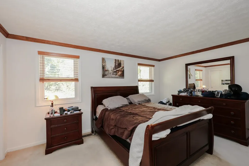 267 Winding Pond Road Londonderry NH 03053