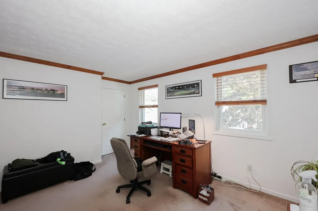 267 Winding Pond Road Londonderry NH 03053