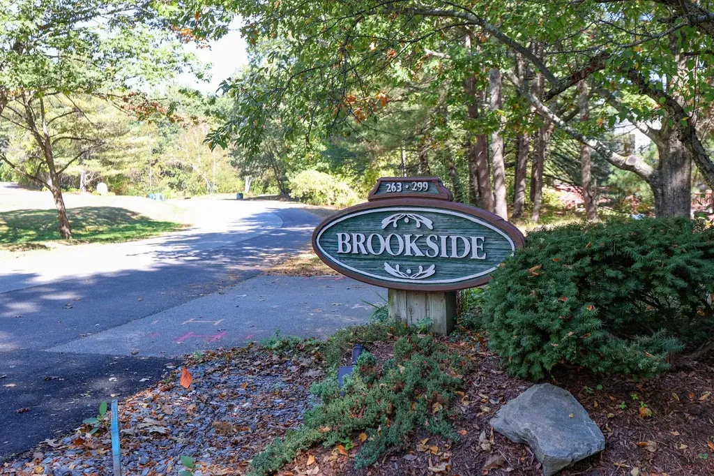 267 Winding Pond Road Londonderry NH 03053