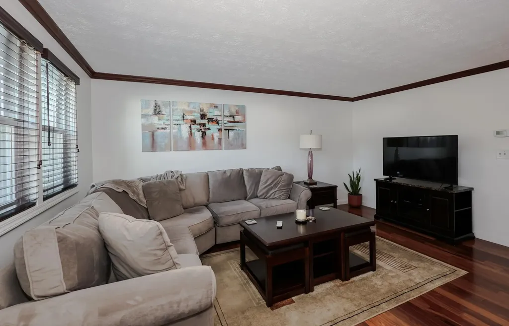 267 Winding Pond Road Londonderry NH 03053