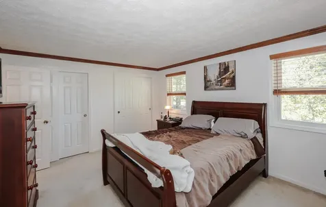 267 Winding Pond Road Londonderry NH 03053