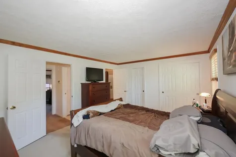 267 Winding Pond Road Londonderry NH 03053