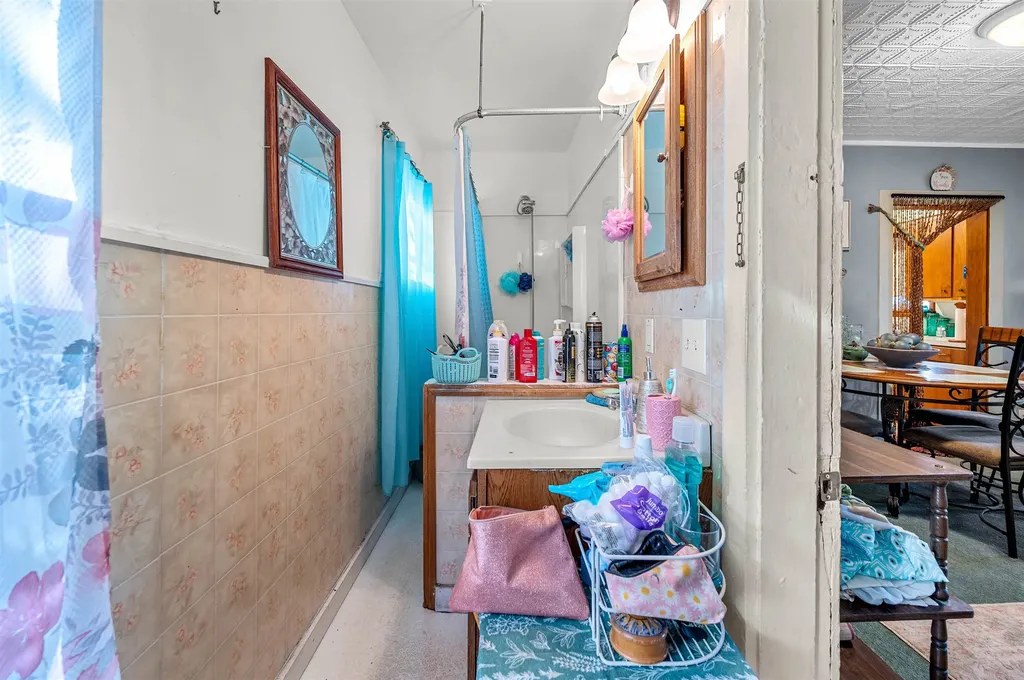 21 River Road W Johnson VT 05656