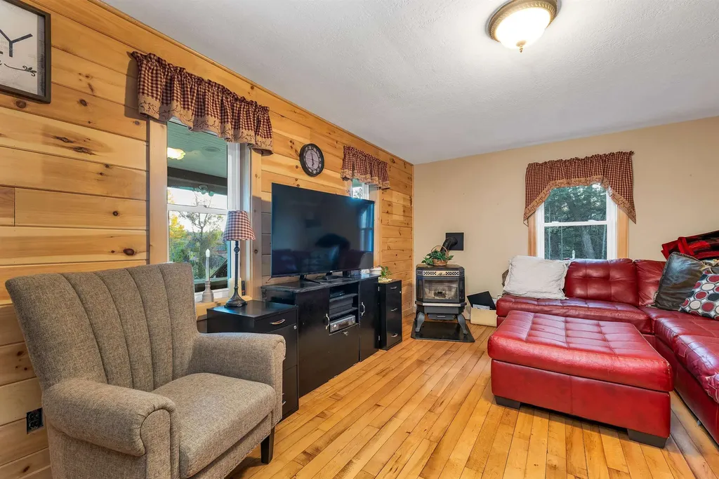 32 Rufus Mountain Road Effingham NH 03882