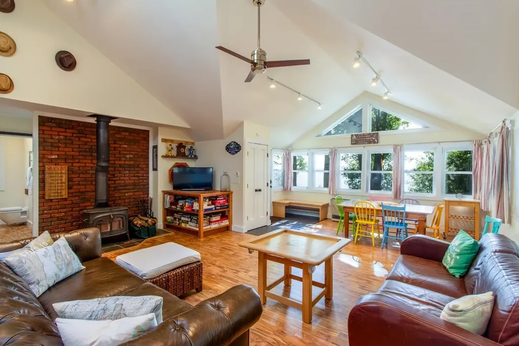 4155 West Shore Road Isle La Motte VT 05463