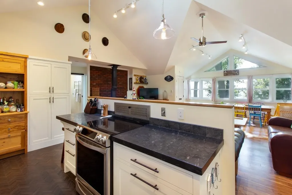 4155 West Shore Road Isle La Motte VT 05463