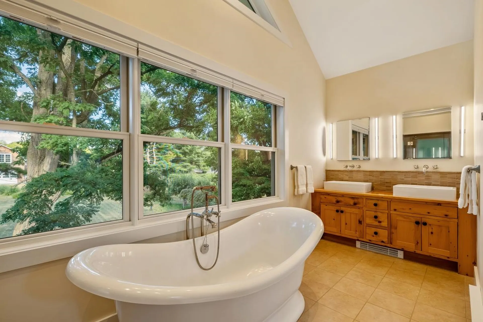 4155 West Shore Road Isle La Motte VT 05463