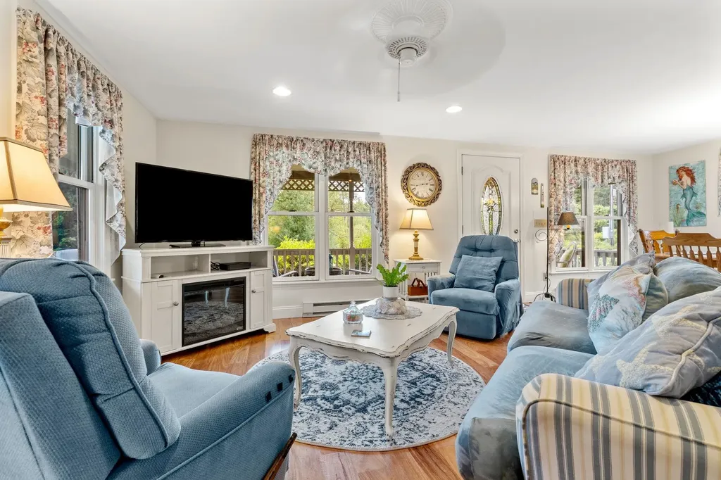 33 Wallis Road Rye NH 03870