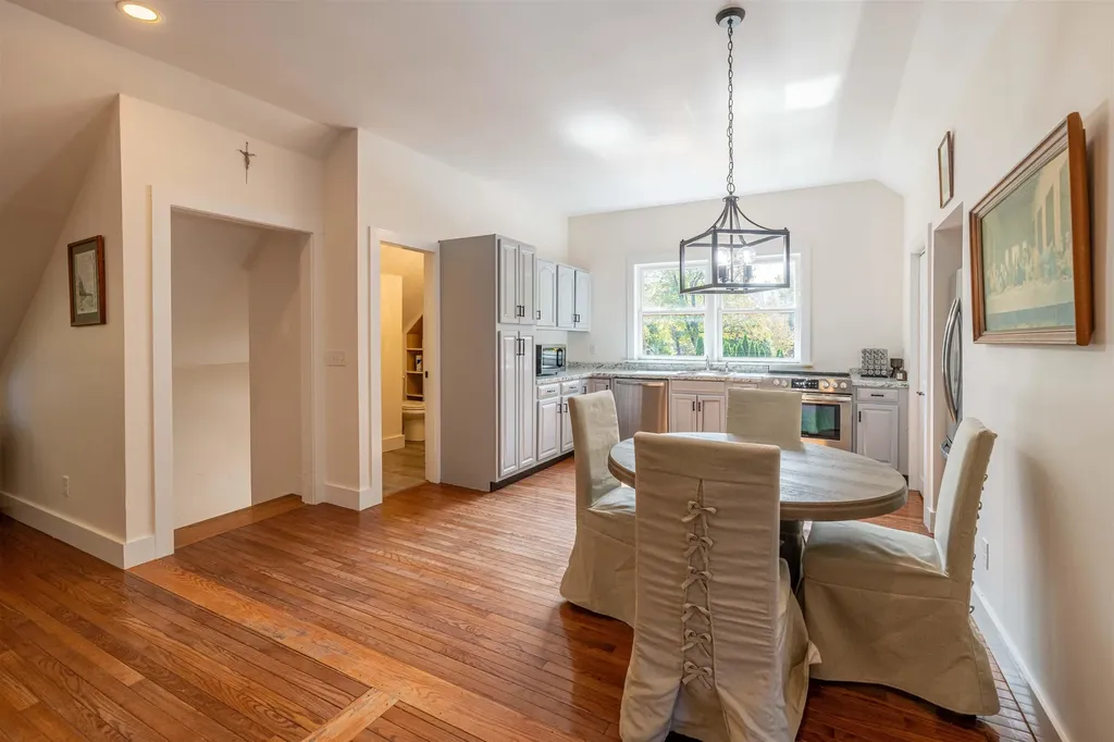 144 Taconic Avenue Manchester VT 05254