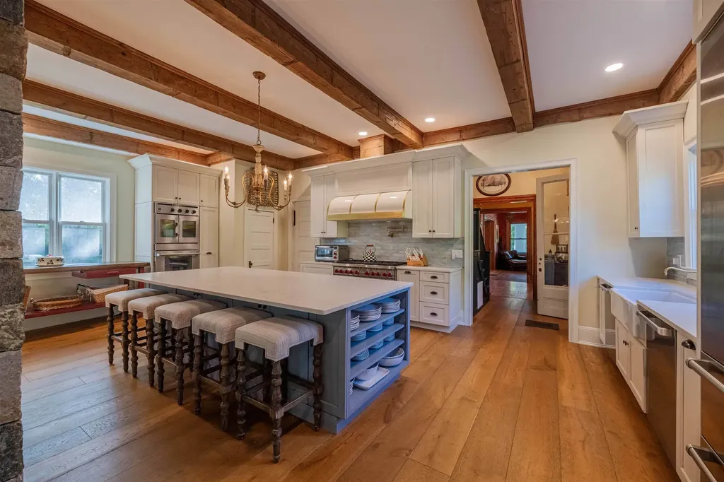 144 Taconic Avenue Manchester VT 05254