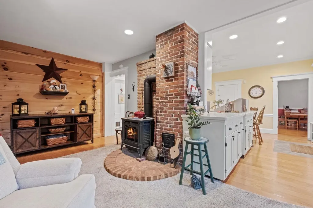 431 George Road Hebron NH 03241