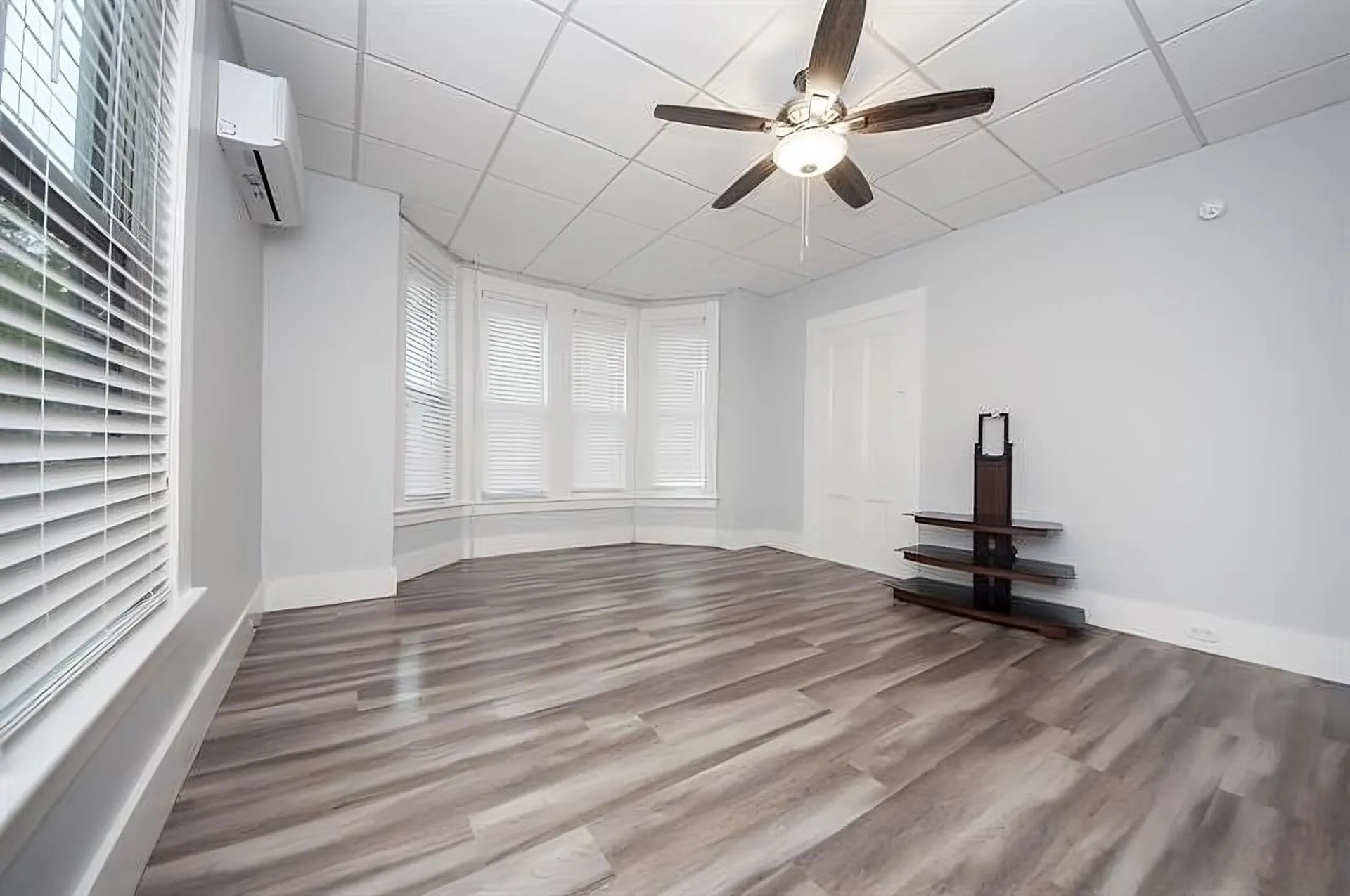 18-20 Cleveland Place Laconia NH 03246