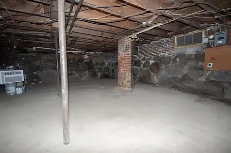 18-20 Cleveland Place Laconia NH 03246