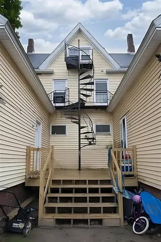 18-20 Cleveland Place Laconia NH 03246