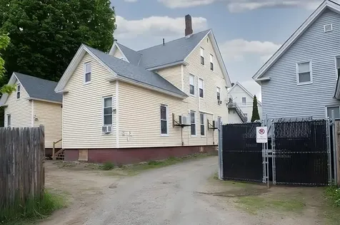 18-20 Cleveland Place Laconia NH 03246