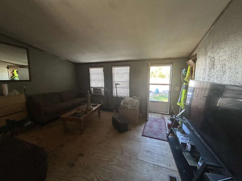 301 Sherwood Glen Somersworth NH 03878