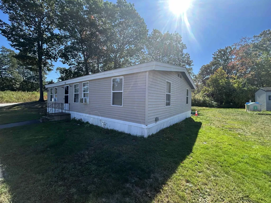 301 Sherwood Glen Somersworth NH 03878