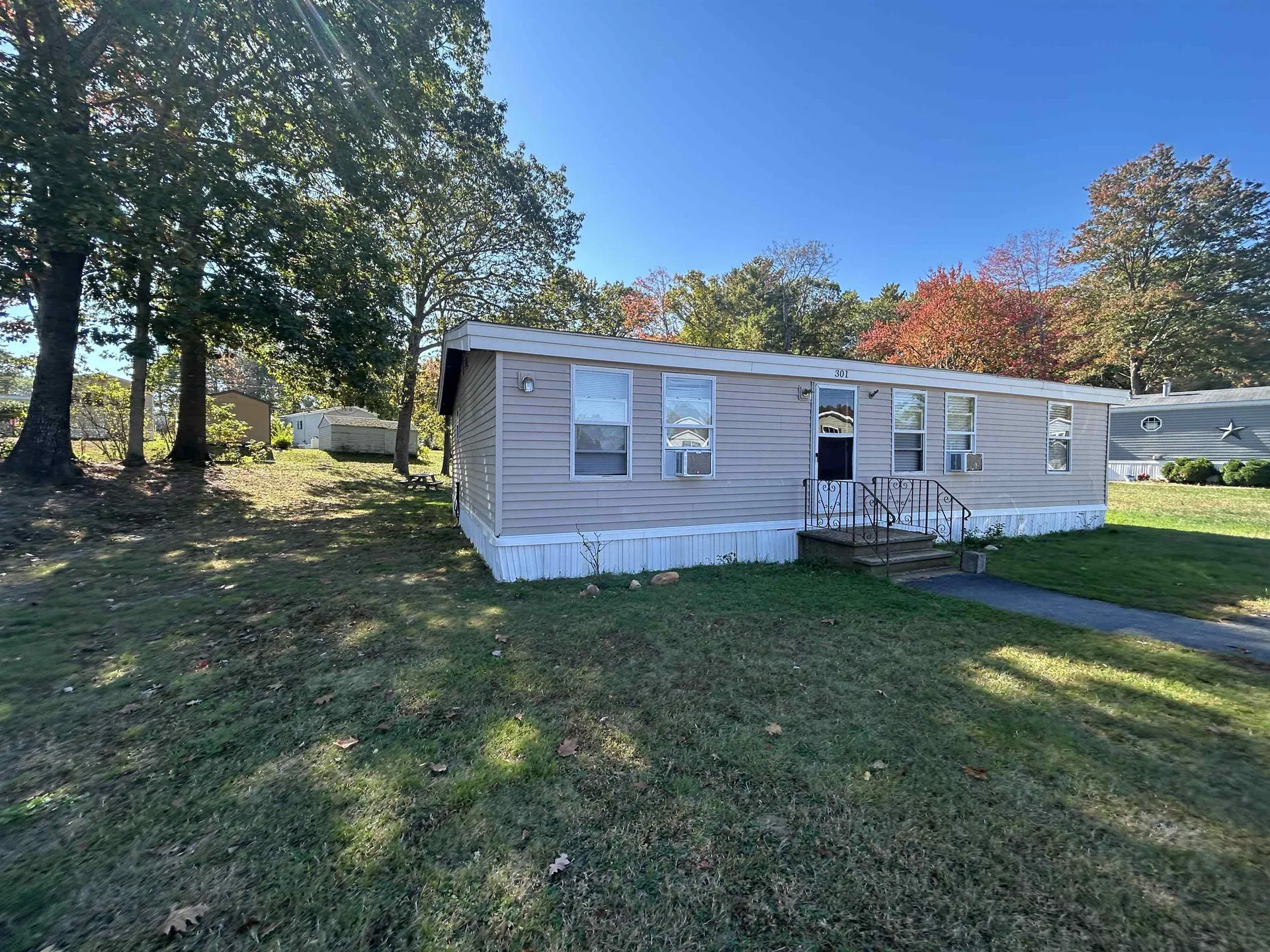 301 Sherwood Glen Somersworth NH 03878