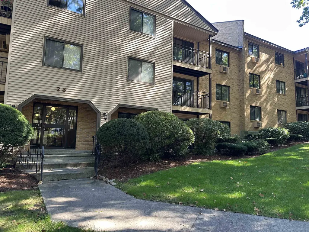 23 Country Club Drive Manchester NH 03102