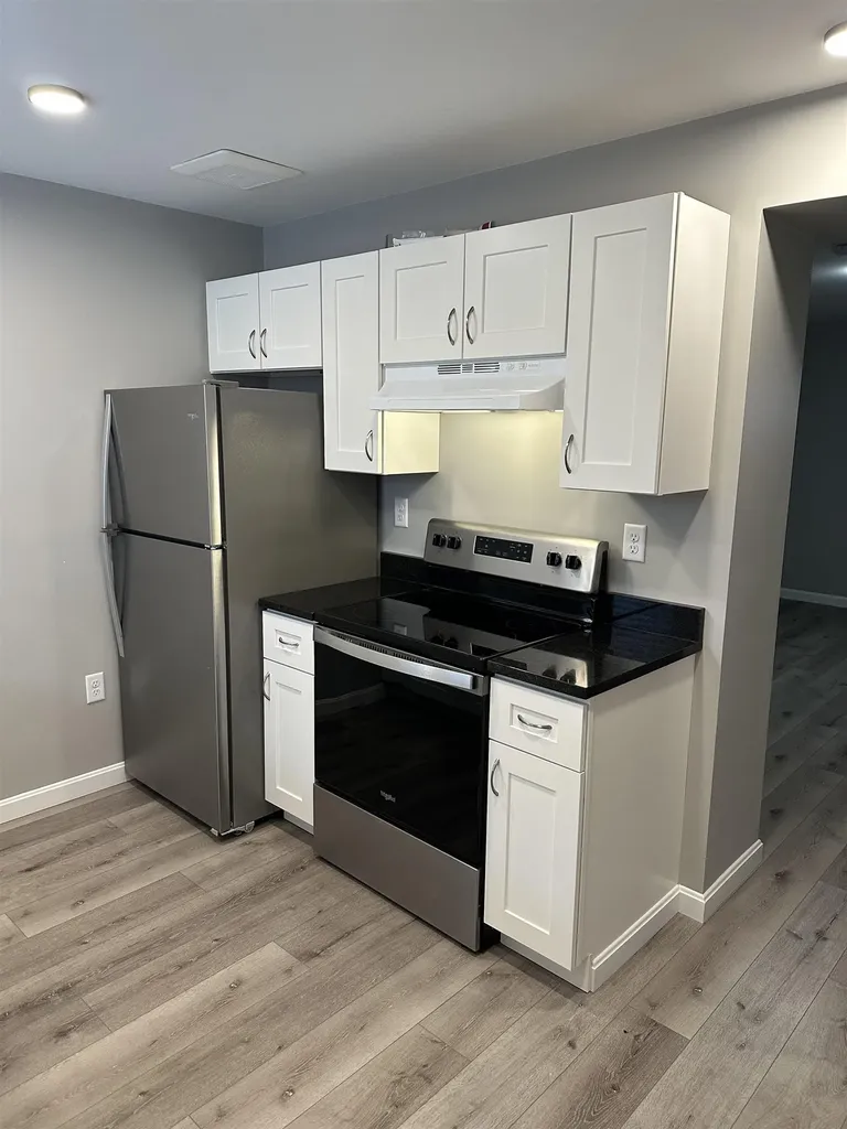 24 Monarch Way Portsmouth NH 03801