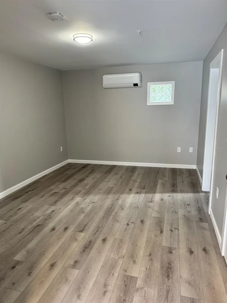 24 Monarch Way Portsmouth NH 03801