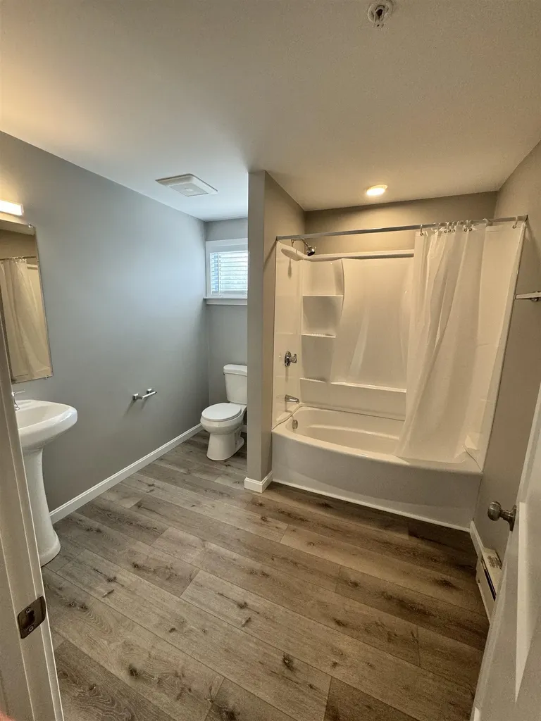 24 Monarch Way Portsmouth NH 03801