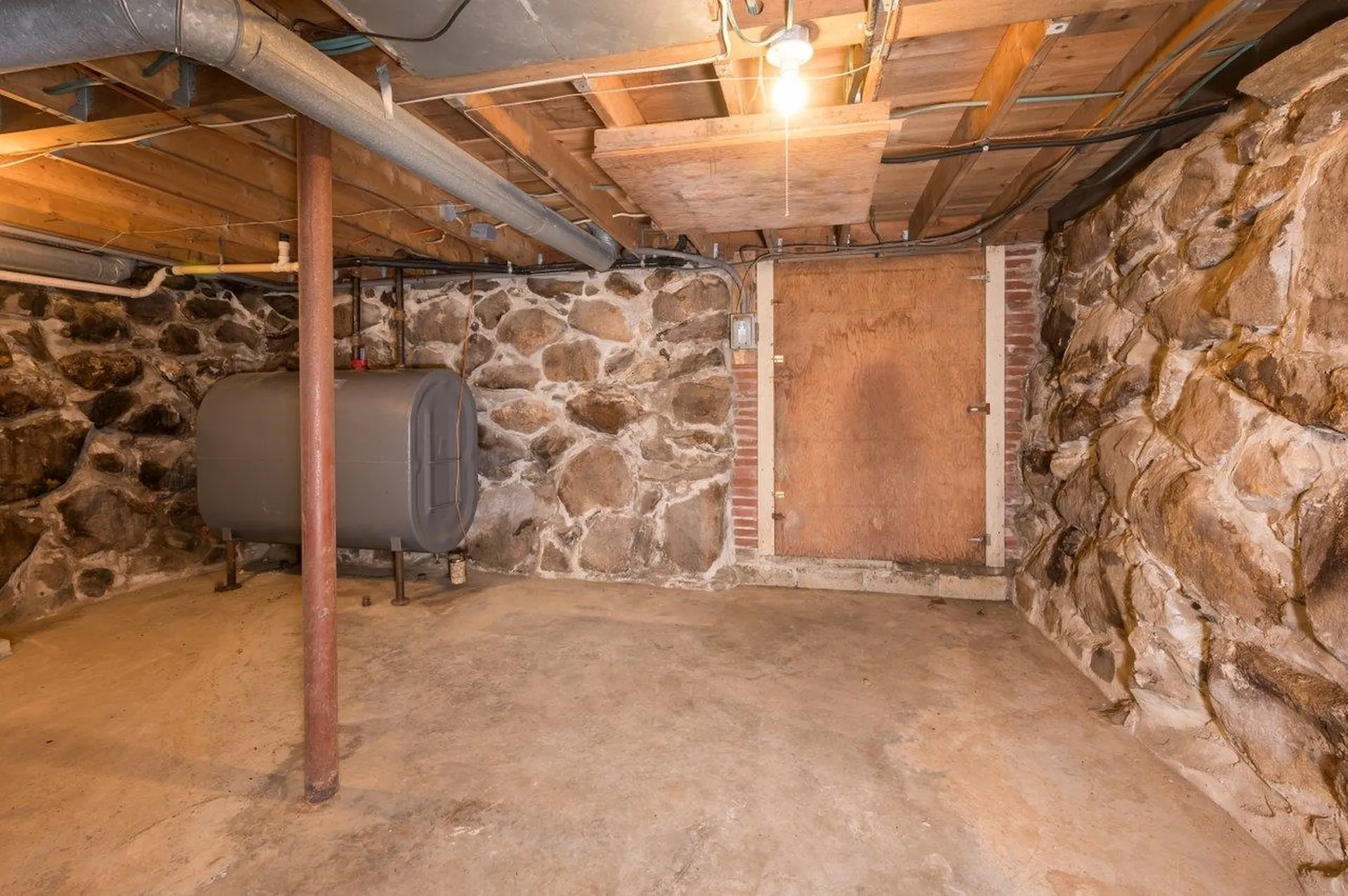 5 Mcdaniel Road Nottingham NH 03290