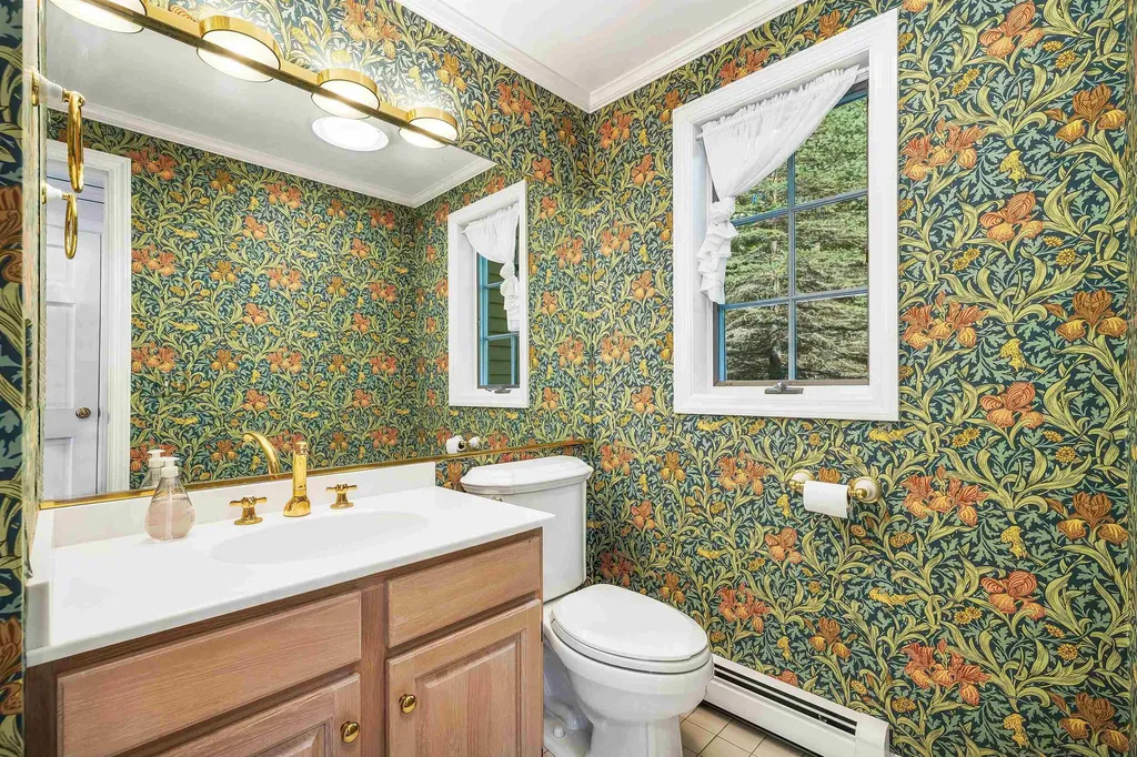 27 Jasinski Road Waterville Valley NH 03215