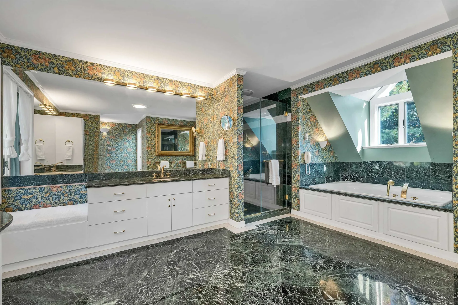 27 Jasinski Road Waterville Valley NH 03215