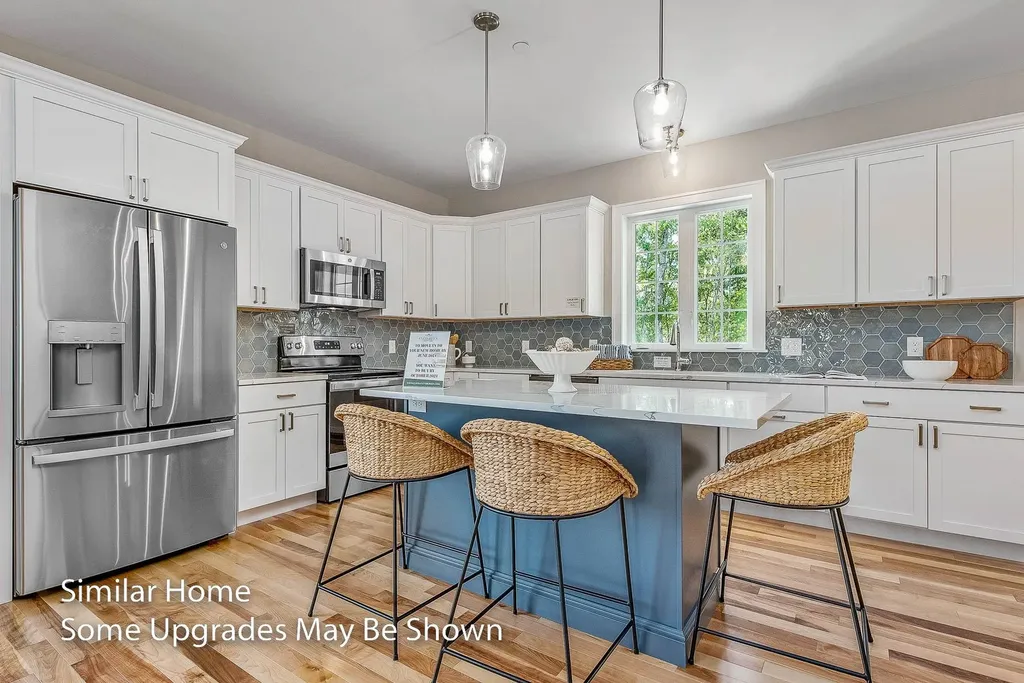 54 The Cliffs At Evergreen Drive Auburn NH 03032