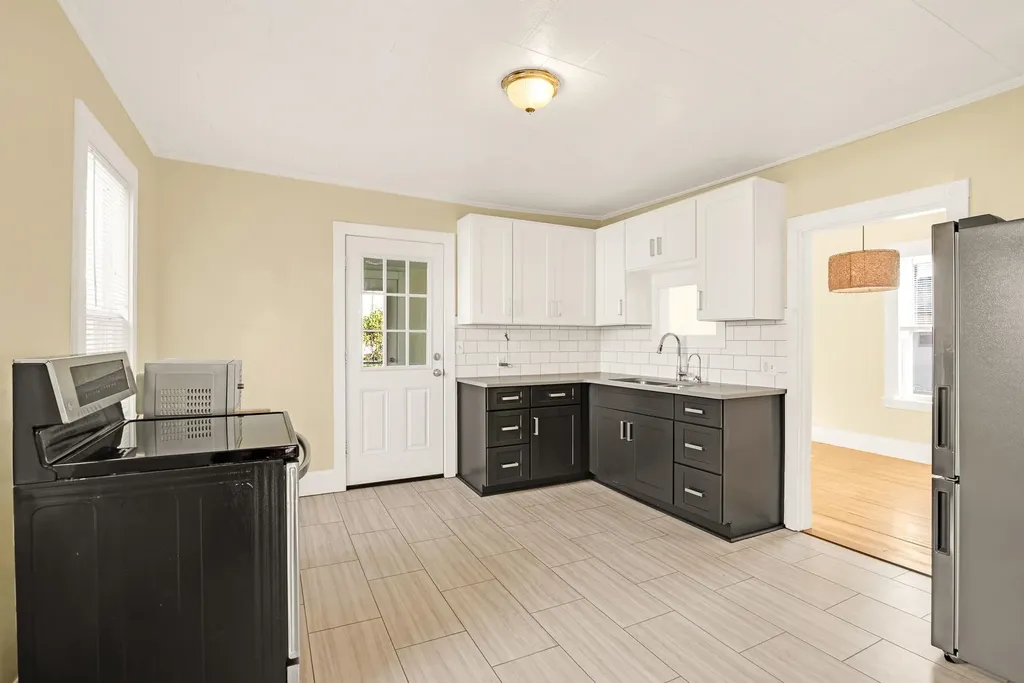 30 South Street Rollinsford NH 03869