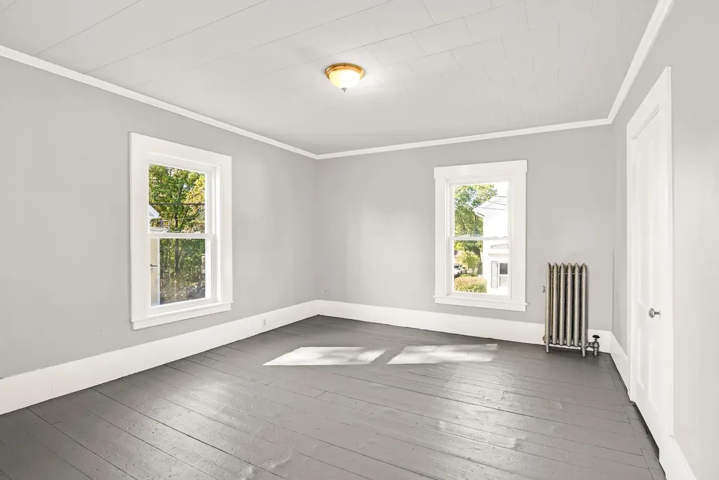 30 South Street Rollinsford NH 03869