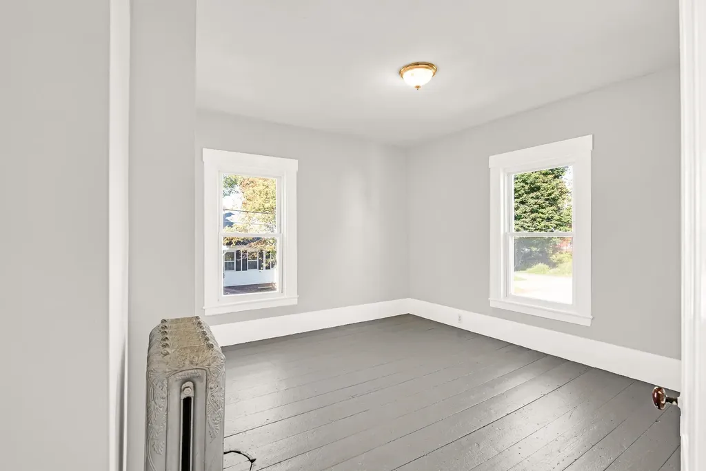 30 South Street Rollinsford NH 03869