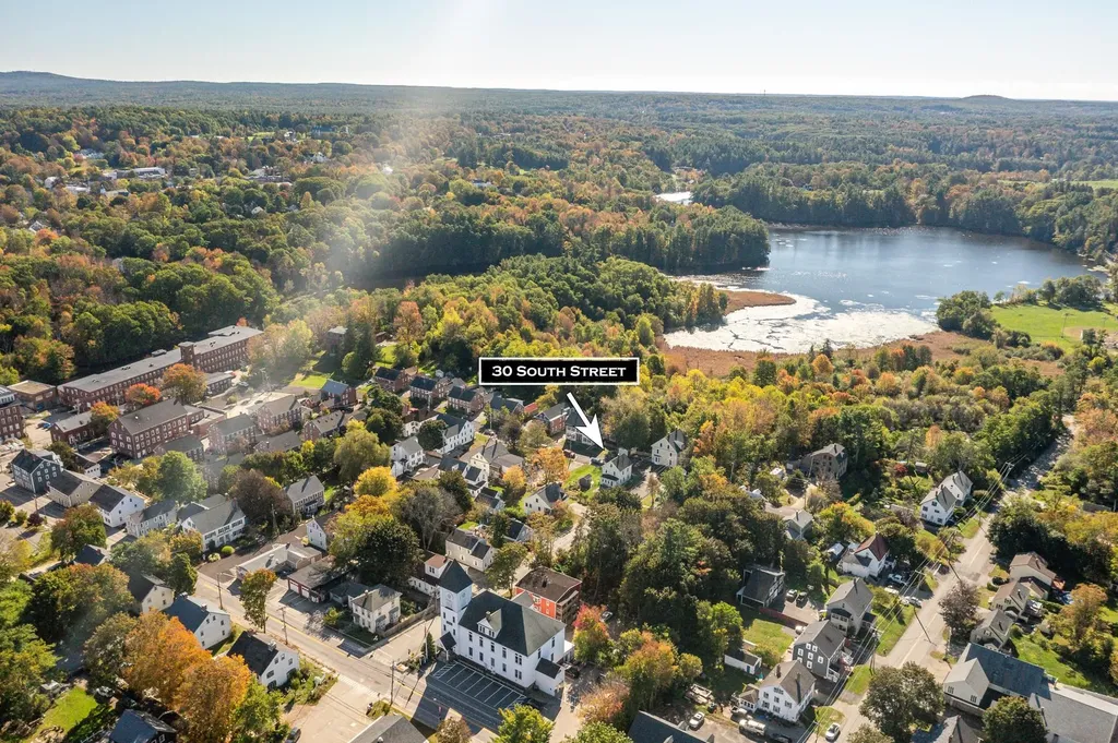 30 South Street Rollinsford NH 03869