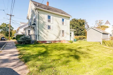 30 South Street Rollinsford NH 03869