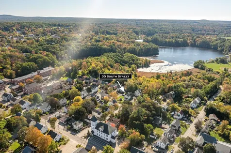 30 South Street Rollinsford NH 03869