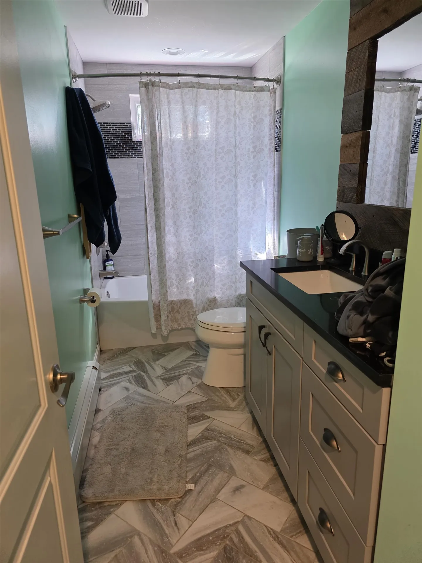 17 Old Fremont Road Raymond NH 03077