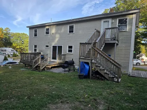 17 Old Fremont Road Raymond NH 03077