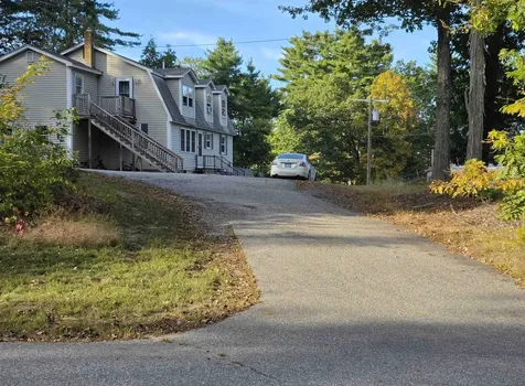 17 Old Fremont Road Raymond NH 03077