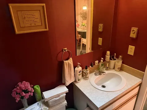 3 Belmont Court Bedford NH 03110