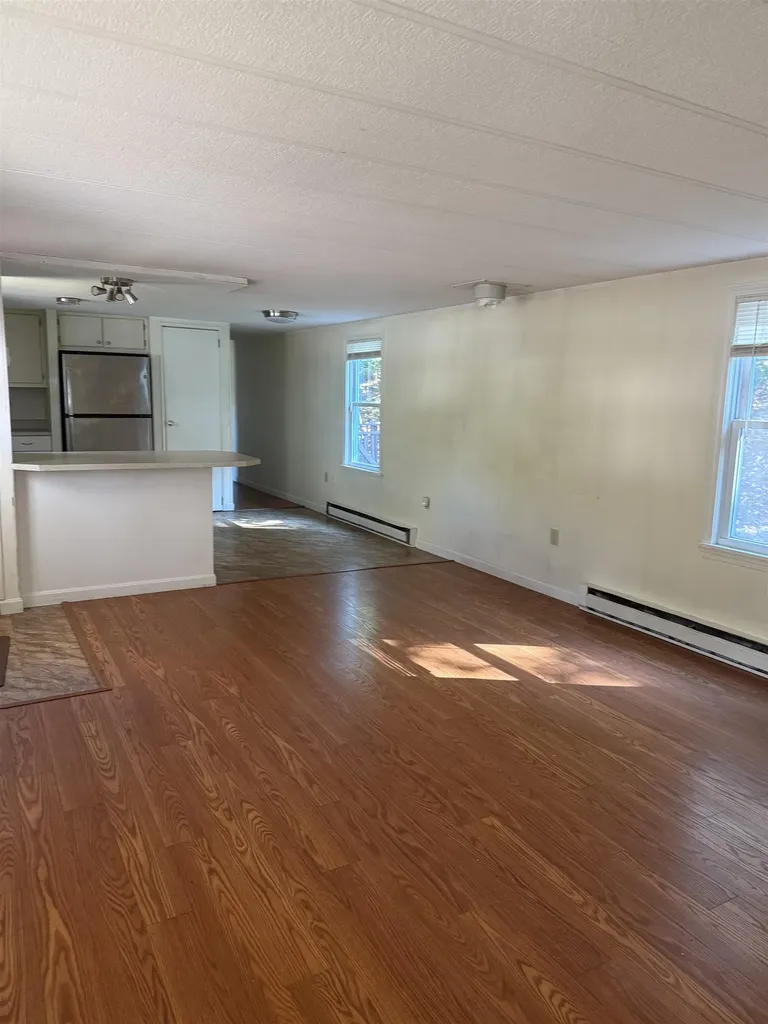 11 Stone Ledge Road North Hampton NH 01062