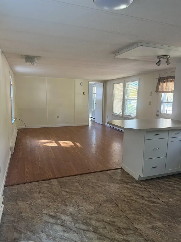 11 Stone Ledge Road North Hampton NH 01062