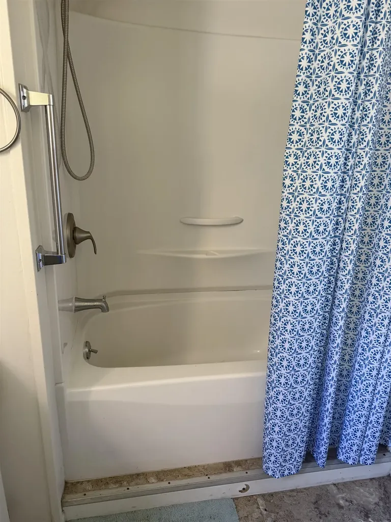 11 Stone Ledge Road North Hampton NH 01062