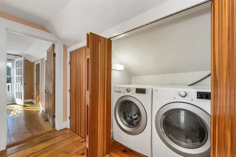 6 On The Common Lyme NH 03768