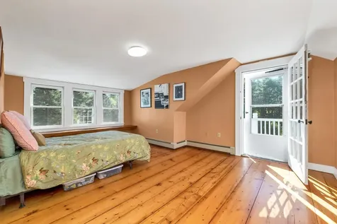 6 On The Common Lyme NH 03768