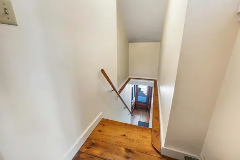 6 On The Common Lyme NH 03768