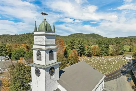 6 On The Common Lyme NH 03768