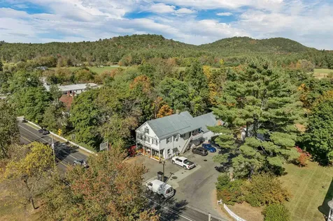 6 On The Common Lyme NH 03768